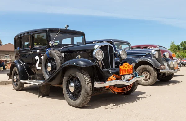 Samara, Rusland - 16 juni: rally van retro-auto's "peking-Parijs 201 — Stockfoto