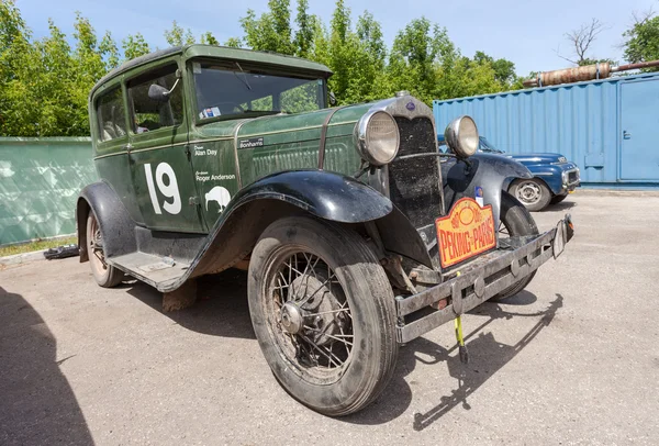 Samara, Rusland - 16 juni: rally van retro-auto's "peking-Parijs 201 — Stockfoto