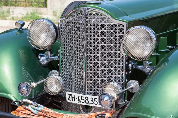 SAMARA, RUSIA - 16 DE JUNIO: Rally de coches retro "Pekín-París 201 — Foto de Stock