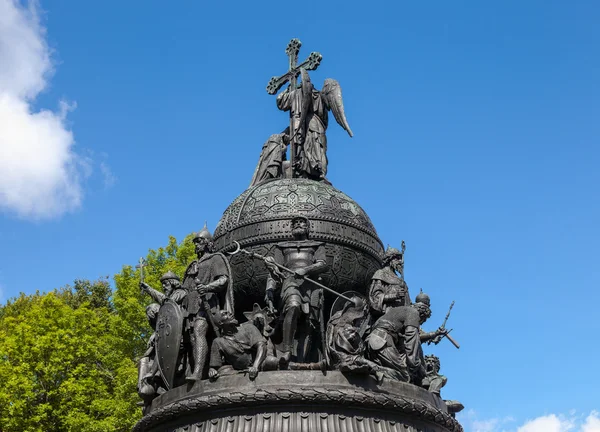 Novgorod - 10 augusti: Monument över den tusende årsdagen av Russ — Stockfoto