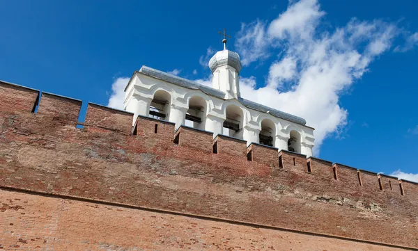 Clocher de la cathédrale Sainte-Sophie à Velikiy Novgorod, Russie — Photo