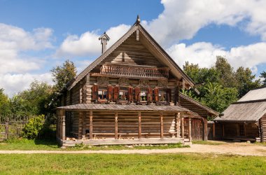 geleneksel Rus eski ahşap evi
