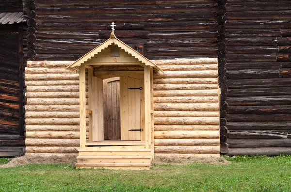 Ricostruzione della vecchia chiesa in legno — Foto Stock