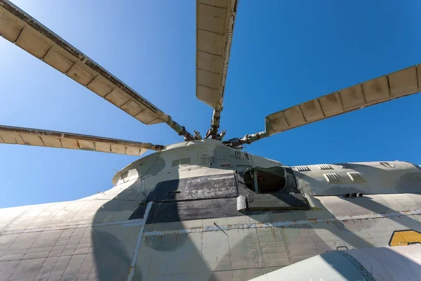 Propeller of helicopter against blue sky — Stock Photo, Image