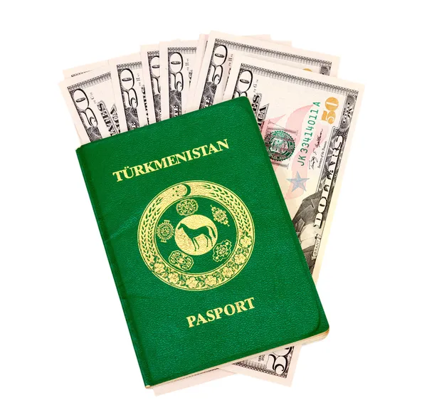 Turkmenistan passaporto e denaro isolato su sfondo bianco — Foto Stock