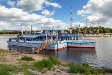 Novgorod, Rusya Federasyonu - Ağustos 10: river cruise yolcu katamaran bir
