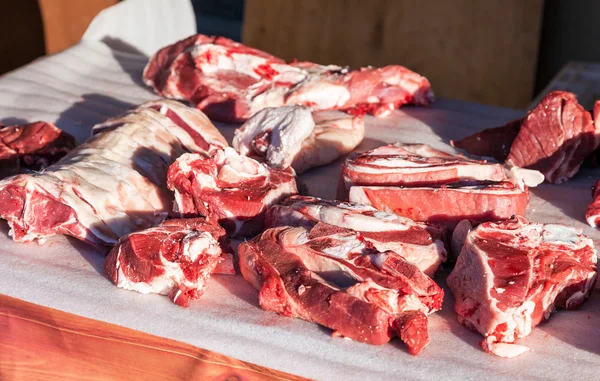 Raw chopped meat ready for sale in local market — Stock Photo, Image