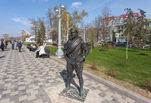 Samara, Federacja Rosyjska - 1 maja: pomnik towarzysz sukhov, głównym cha — Zdjęcie stockowe