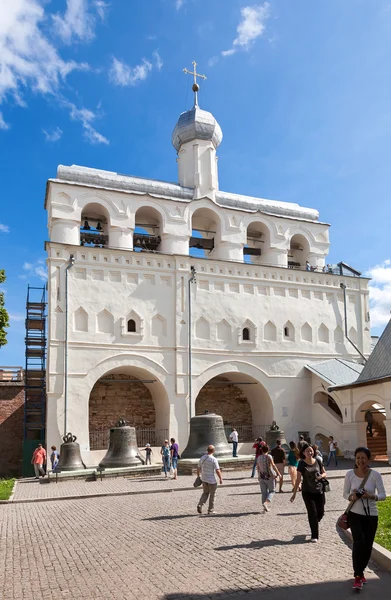 NOVGOROD, RÚSSIA - AGOSTO 10: Torre de sino da Catedral de Santa Sofia — Fotografia de Stock