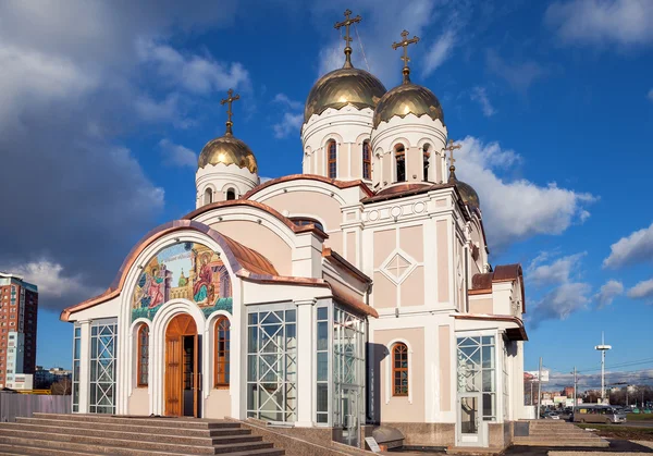 SAMARA, RUSIA - NOVIEMBRE 9, 2013: El templo en honor del An — Foto de Stock