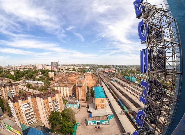 Samara, russland - 25. Mai: blick vom aussichtspunkt der samara rail te — Stockfoto