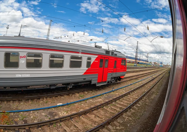 Nizhny novgorod, russland - 1. juli: bahnsteige in moskowsky rail te — Stockfoto