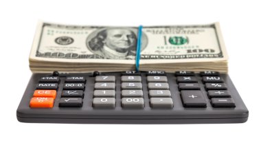 hesap makinesi ve beyaz arka plan üzerinde para