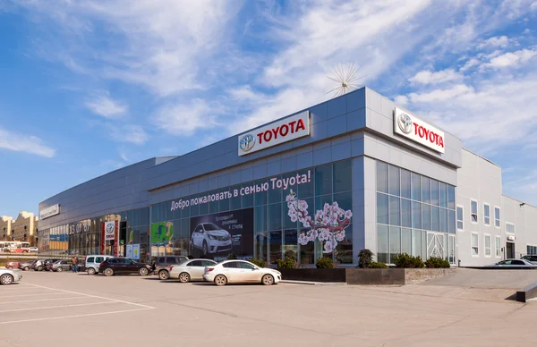 SAMARA, RUSSIA - APRIL 19, 2014: Building of official dealer Toy — Stock Photo, Image