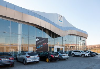 Samara, Rusya - ö. 19 Nisan 2014: resmi satıcı maz bina