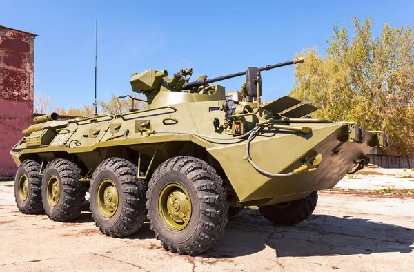 Samara, Rusland - 8 mei 2014: Russische leger btr-82 wielen pantser — Stockfoto