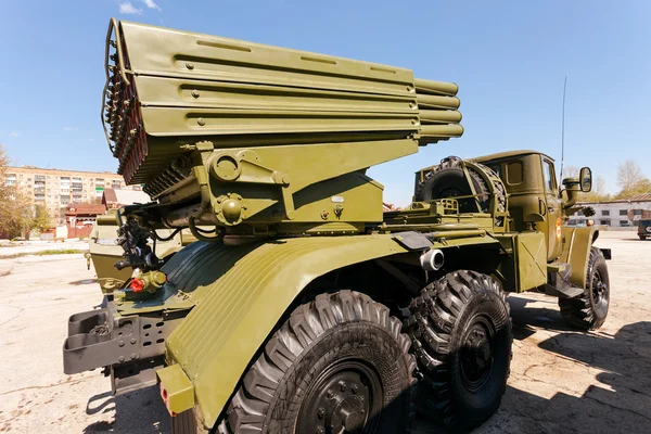 SAMARA, RÚSSIA - 8 de maio de 2014: BM-21 Grad 122-mm Multiple Rocket — Fotografia de Stock