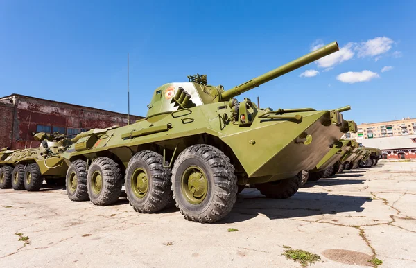 萨马拉、 俄罗斯-2014 年 5 月 8 日： 2s23 纳米 svk 120 毫米自行火炮 — 图库照片