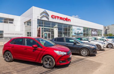 Samara, Rusya Federasyonu - 31 Nisan 2014: resmi Bayi citroen ofisi