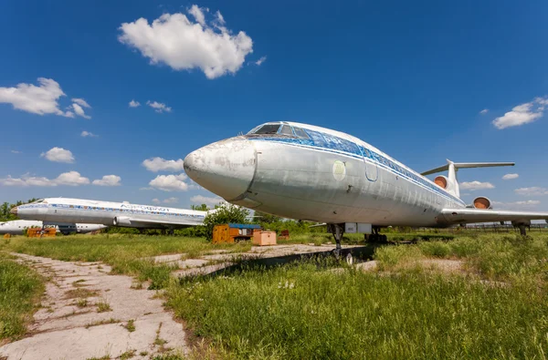SAMARA, RUSSIA - 25 MAGGIO 2014: Vecchi aerei russi Tu-154 in un Fotografia Stock