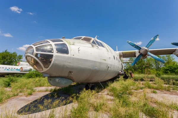 Samara, Rusland - 25 mei 2014: oude Russische vliegtuigen an-12BP op een Rechtenvrije Stockafbeeldingen