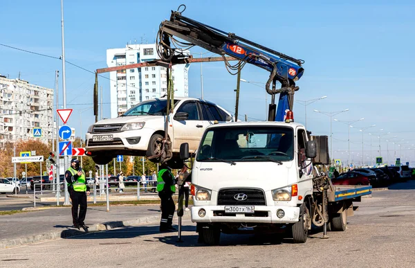 Samara Rusia Octubre 2021 Vehículo Evacuación Forzada Para Estacionamiento Incorrecto — Foto de Stock