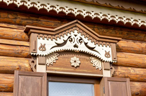 Russian Traditional Wooden Architecture Windows Wooden House Decorated Wooden Carvings — Stock Photo, Image