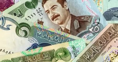 Saddam Hüseyin 'in portresiyle Irak banknotları