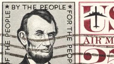 Samara, Rusya - 11 Ekim 2021: Abraham Lincoln eski posta pulunda portresi