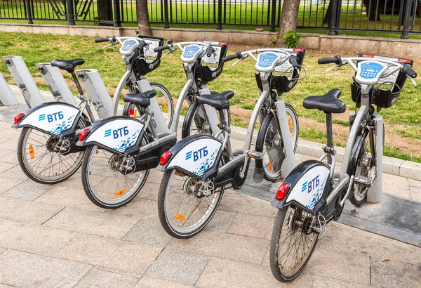 Moskva Ryssland Juli 2019 Parkeringsplats För Uthyrning Cykel Stadens Gata — Stockfoto