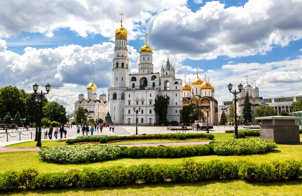 俄罗斯莫斯科 2019年7月9日 沙皇钟 伊凡大钟塔 大天使座堂和莫斯科克里姆林宫的其他大教堂 — 图库照片