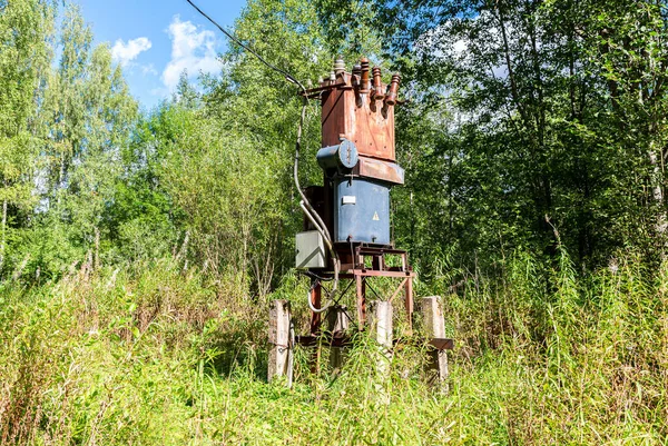 Old Voltage Power Transformer Substation Countryside Summer — Stock Photo, Image