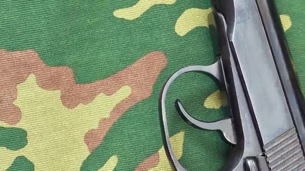 Arme Poing Russe Sur Fond Camouflage Armes Feu Russes — Video