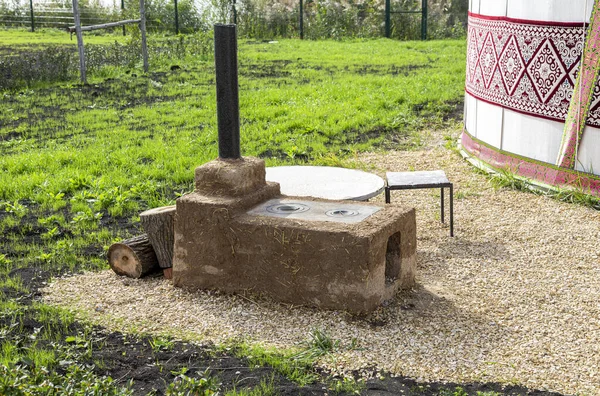 Traditional Handmade Summer Outdoor Stove Next Kazakh Yurta — Zdjęcie stockowe