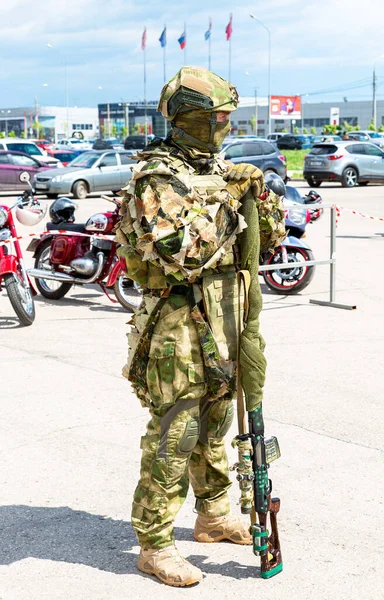 Samara Rusia Mayo 2019 Soldado Ruso Uniforme Del Ejército Camuflaje — Foto de Stock