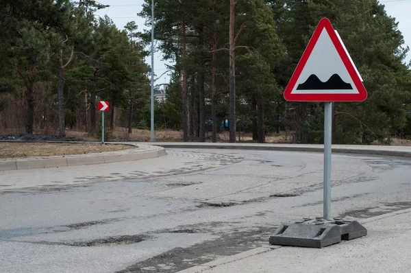 坑坑洼洼的道路上 — 图库照片