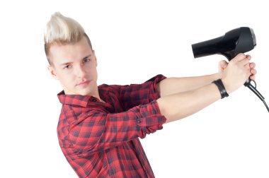 saç kurutma makinesi ile yakışıklı adam portresi