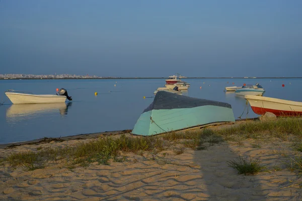 Foto de barcos ao pôr do sol — Fotografia de Stock