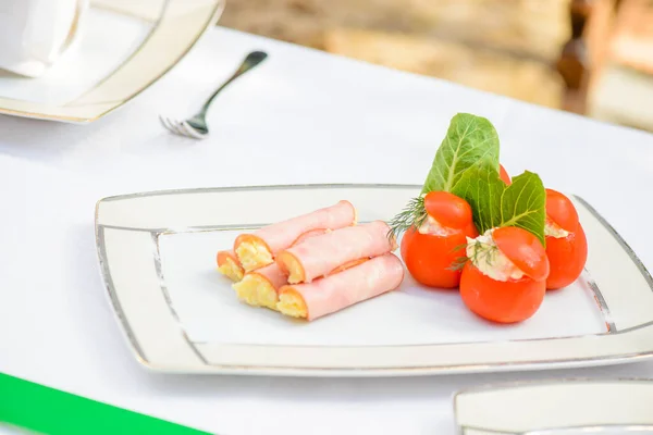 Meat Dish Tomatoes Plate — Stock Photo, Image