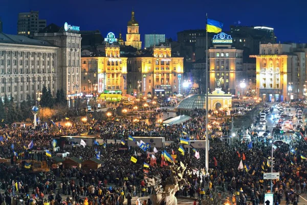 Kiev, Ukraina. December, 2013. Strejk på Självständighetstorget i Kiev. Möte om Maidan Nezalezhnosti i Kiev. ?????? ????????????, ??????? 2013 — Stockfoto