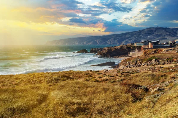 Vue Panoramique Sur Rivage Rocheux Océan Atlantique Déchaîné Près Cap — Photo