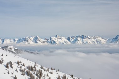 Dağları kar altında. Ski resort zell am bakın. Avusturya