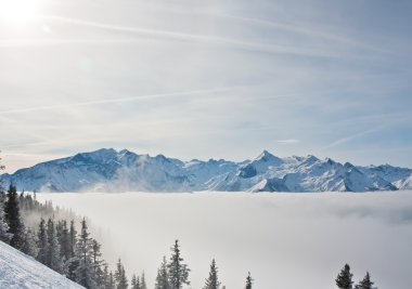 Dağları kar altında. Ski resort zell am bakın. Avusturya