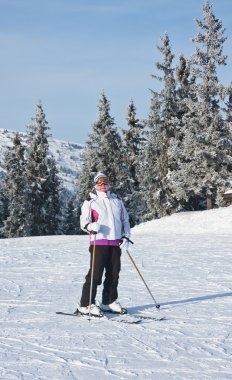 Alp kayakçı dağların içinde belgili tanımlık geçmiş