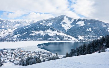 Ski resort zell am bakın. Avusturya