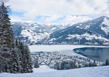 Ski resort zell am bakın. Avusturya