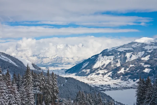 Ski resort zell am vidět. Rakousko — Stock fotografie