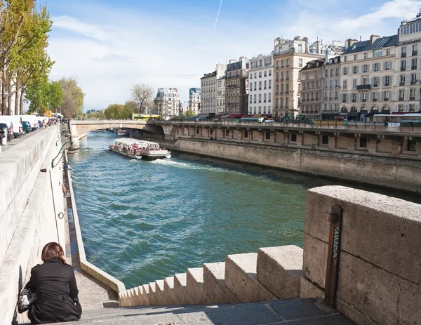 Paříž. nábřeží řeky Seiny — Stock fotografie