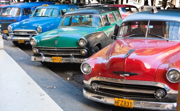 Gamla Havanna veteranbilar — Stockfoto