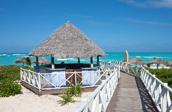 The beach on the ocean. The island of Cayo Guillermo. Cuba — Stock Photo, Image